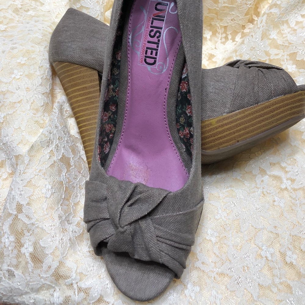 💜 6/$25 Kenneth Cole Womens Unlisted High Heels - Picture 1 of 8
